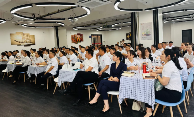 “食”刻守護，安全相伴！華逸府食品安全及營養(yǎng)健康知識專項培訓
